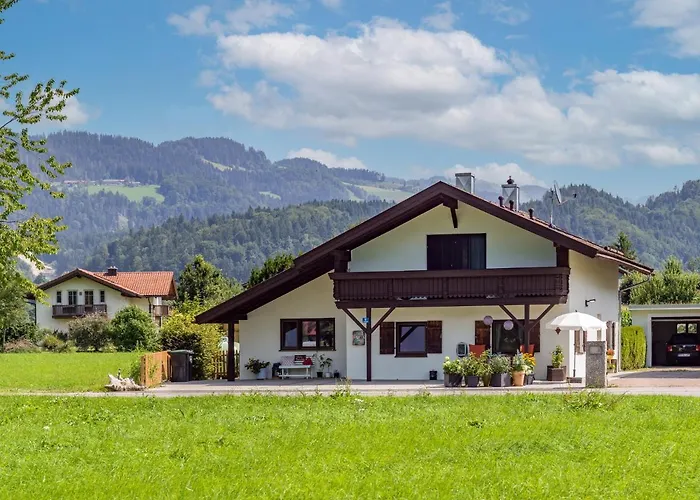 Gluehwuermchen Cottage